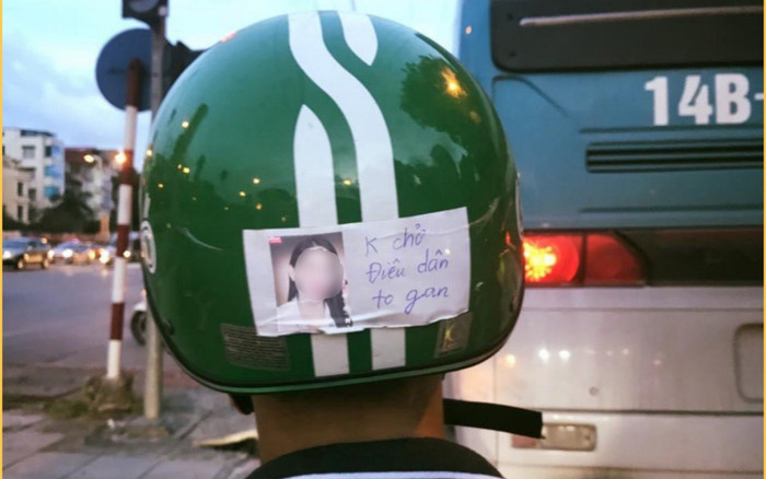 Học đòi các quán ăn, chàng xe ôm dán bảng 'chê' Hà Linh: Tưởng vậy là hay nào ngờ bị CĐM mắng té tát Ảnh 2