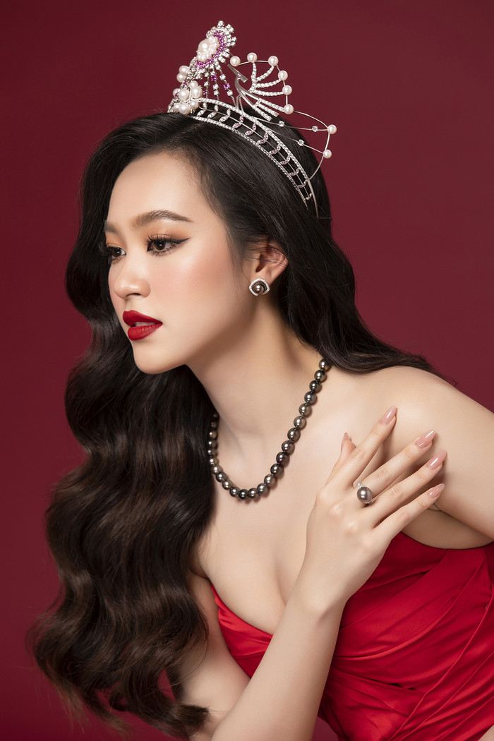 Thùy Linh ở hiện tại cũng có nhiều thay đổi về định hướng thời trang, cô nàng thường xuyên thay đổi nhiều phong cách khác nhau hợp xu hướng, có lúc bánh bèo dịu dàng, có lúc cá tính quyến rũ.