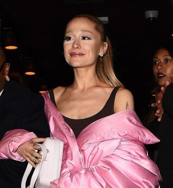 Why Does Ariana Grande Become Thin In The New Series Of Photos 