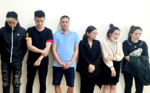 5 trai 3 gái và cảnh gây sốc tại phòng khách sạn ở TP Vinh Ảnh 2