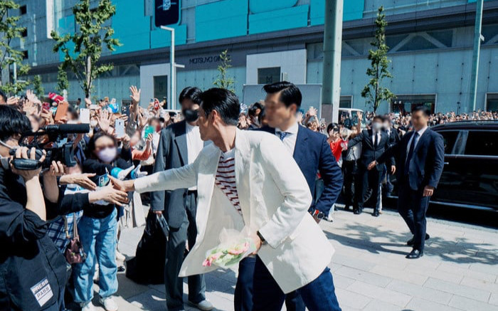 Hyun Bin đích thị là ông bố bỉm sữa của năm, đi công tác nhưng vẫn không quên mang theo thứ này Ảnh 2