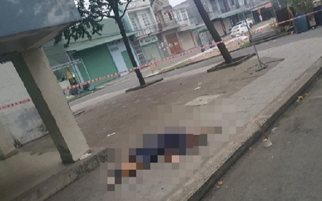 Người đàn ông tử vong trên vỉa hè chung cư, camera hé lộ chân tướng sự việc Ảnh 2
