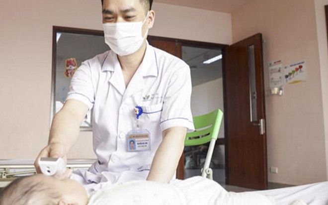 Người nhà nhỏ nhầm acid vào miệng, bé gái 3 tháng tuổi nhận hậu quả kinh hoàng Ảnh 2