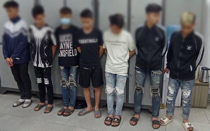 Nhóm thanh thiếu niên mang vỏ chai bia từ Bắc Giang đến Hà Nội để làm điều không tưởng Ảnh 2