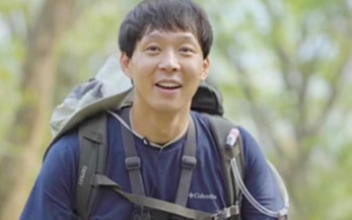 Park Yoo Chun xuất hiện với diện mạo khác lạ, có hành động gây chú ý về hình xăm vợ cũ trên tay Ảnh 2