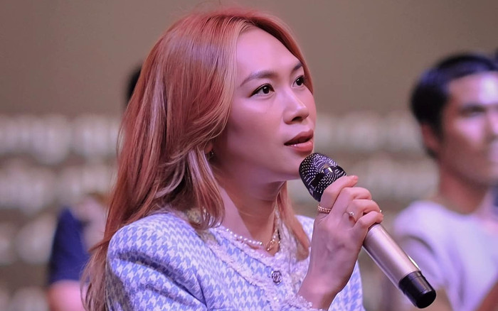 Fan trách móc vì ngừng chiếu phim tài liệu, Mỹ Tâm liền 'đáp trả' bằng 1 bài hát Ảnh 2