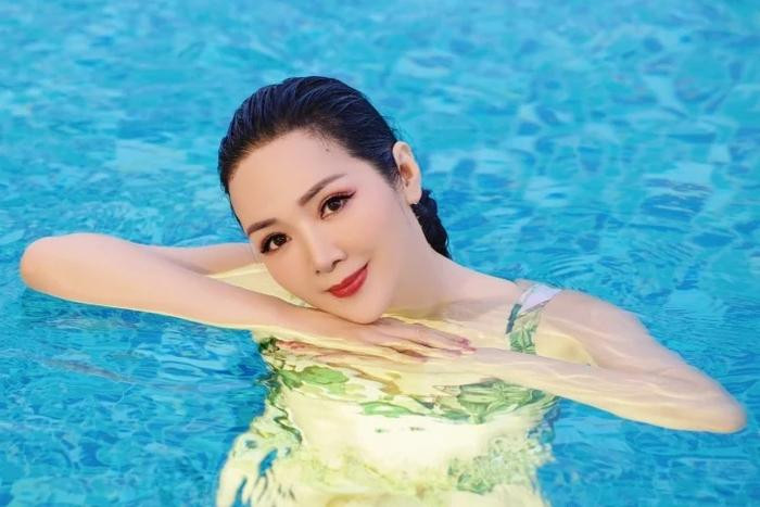 'Hoa hậu độc nhất vô nhị' Giáng My diện bikini ở tuổi 52: Nóng bỏng không thua kém các Hoa hậu ngày nay Ảnh 3