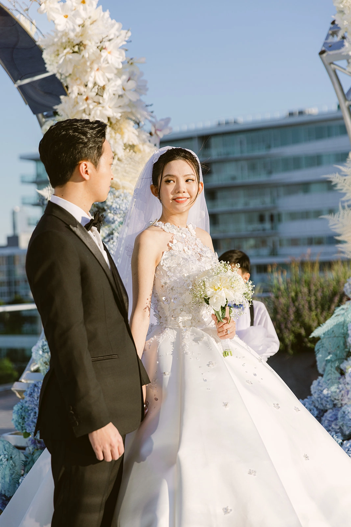 Hình ảnh cặp đôi trong lễ cưới được tổ chức tại khách sạn Envue (New York)