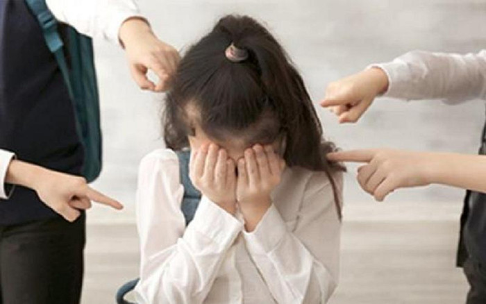 Nữ sinh lớp 10 nghi tự tử vì bị cô lập: Trẻ vùng vẫy trong vô vọng? Ảnh 2