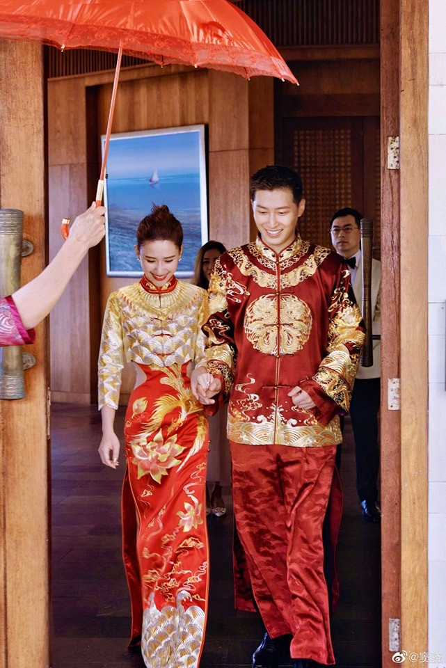 Đậu Kiêu và Hà Siêu Liên công khai tình cảm năm 2019, vượt qua nhiều sóng gió để đến được với nhau.