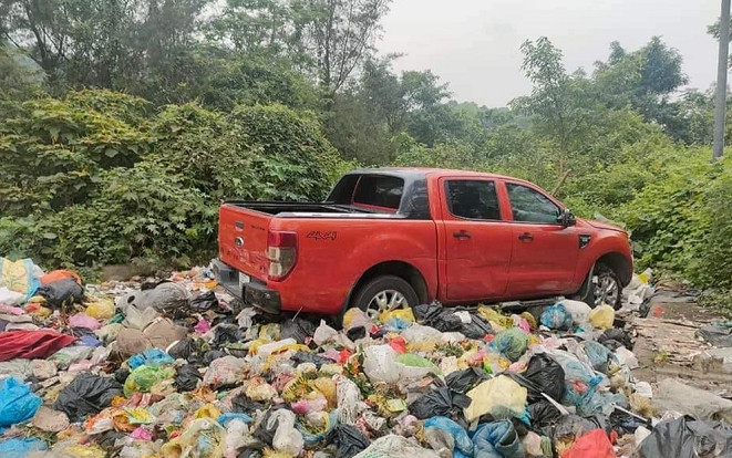 Vụ mang ôtô đi rửa, hôm sau thấy xe hư hỏng vứt ở bãi rác: Chủ gara nói gì? Ảnh 2