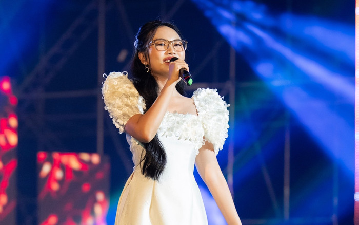 Phương Mỹ Chi hát cùng 1 ca khúc với nữ ca sĩ nổi tiếng Hoa ngữ: Dân mạng khen ngợi ai hơn? Ảnh 2