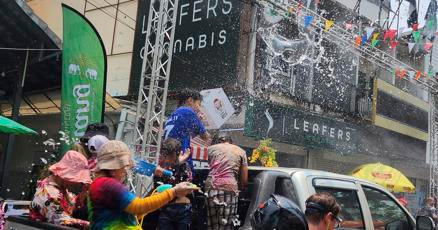  264 người chết, 2.005 người bị thương trong lễ hội té nước ở Thái Lan Ảnh 2
