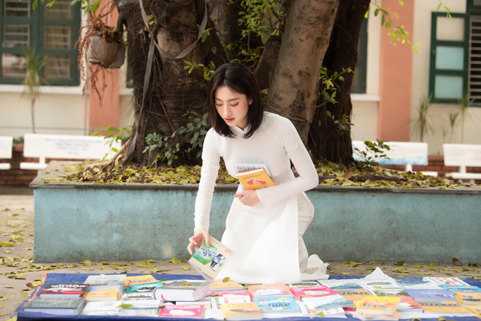  Lương Thuỳ Linh vào vai 'Trúc bán sách' ngọt hơn mía: Tăng Thanh Hà có 'truyền nhân' rồi Ảnh 3