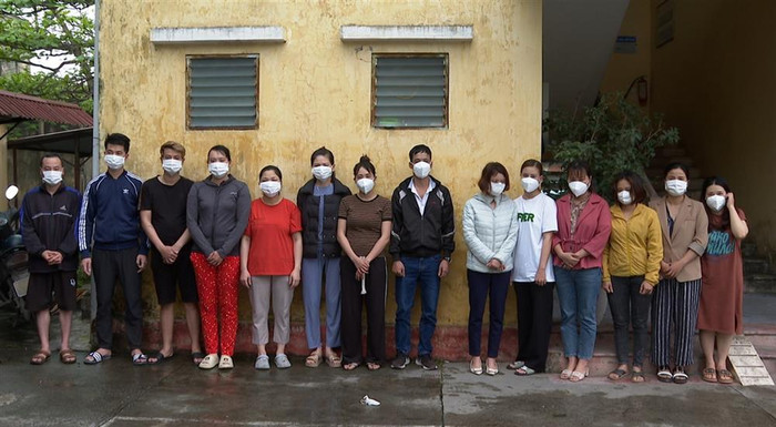 Một số đối tượng trong đường dây đánh bạc tại cơ quan công an. (Ảnh: BT).