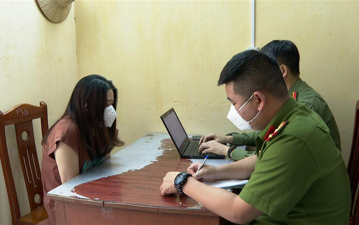 'Chân dài' 28 tuổi cầm đầu đường dây đánh bạc 2.600 tỉ đồng, gần 4.000 người tham gia Ảnh 2