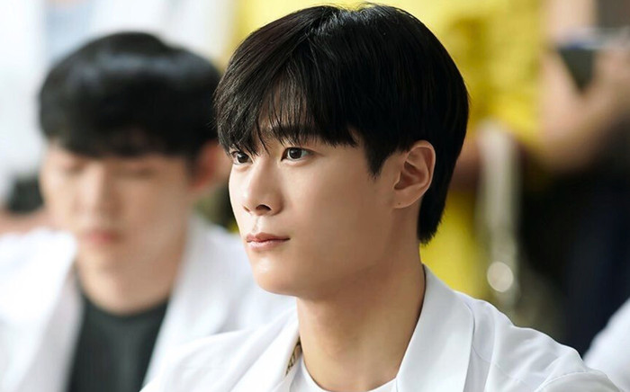 Sự nghiệp diễn xuất của Moonbin (ASTRO): Đóng bom tấn ngay khi vừa debut, là phiên bản nhí của Kim Bum Ảnh 2