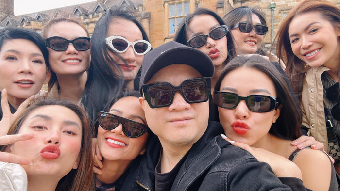 NTK Đỗ Mạnh Cường hội ngộ cùng dàn mỹ nhân tại Úc. 