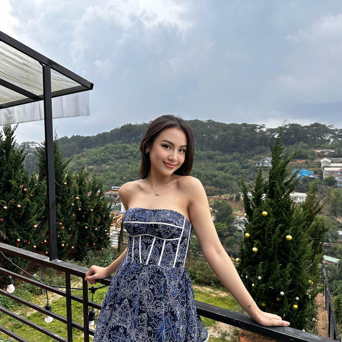 Ở độ tuổi 25, Thủy Tiên có trong tay danh hiệu Top 10 Hoa hậu Việt Nam 2018 và á hậu 2 Hoa hậu Hoàn vũ Việt Nam 2022 quá ấn tượng. Fan sắc đẹp vẫn mong muốn nhìn thấy cô đeo sash Việt Nam để đi chinh chiến. 