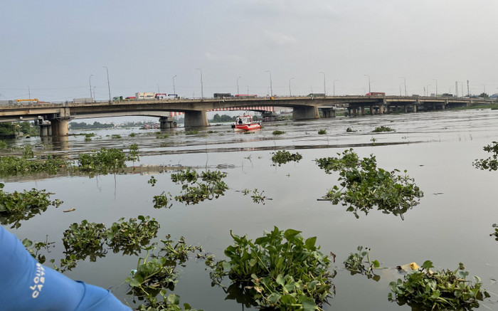 Nhảy xuống sông Sài Gòn tắm cho mát, người đàn ông trả giá bằng cả mạng sống Ảnh 2