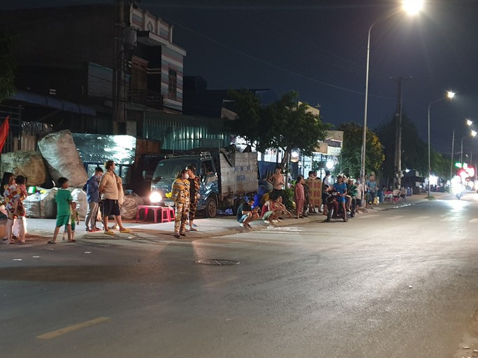  Bên trên tầng lầu của căn nhà mới mua, vợ chết điếng chứng kiến tư thế tử vong của chồng Ảnh 1