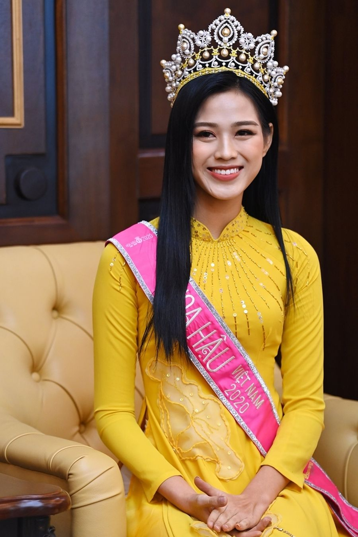  Hoa hậu Đỗ Thị Hà tung ảnh thời chưa đăng quang, nhan sắc 'rực sáng' Ảnh 5