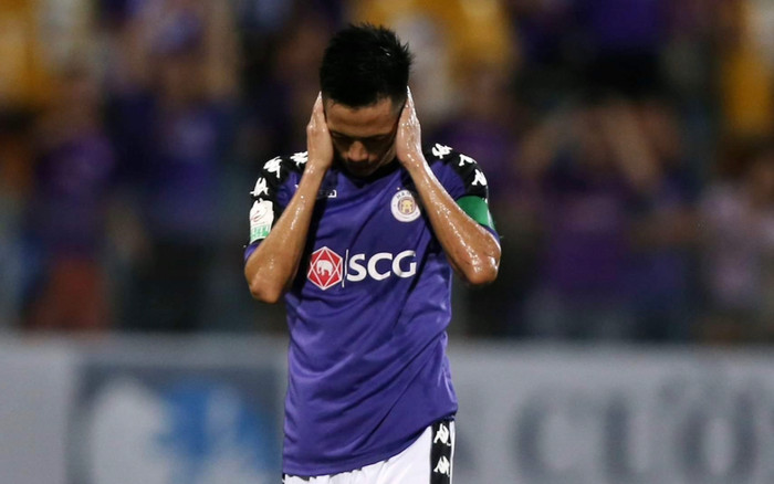 CLB Hà Nội khiếu nại cho Văn Quyết: Đánh chỏ vào ngực trợ lý trọng tài là va chạm vô tình Ảnh 2