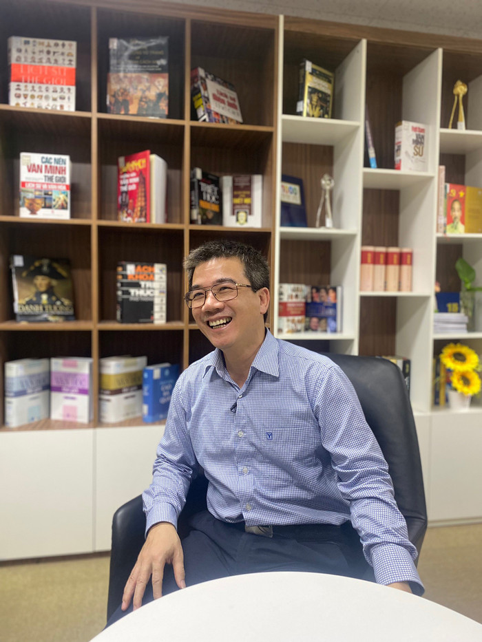 Ông Ngô Trung Dũng – Phó Tổng thư ký Hiệp hội Bảo hiểm Việt Nam giải đáp thắc mắc việc mua bảo hiểm trong chương trình Smart Money của VTV.