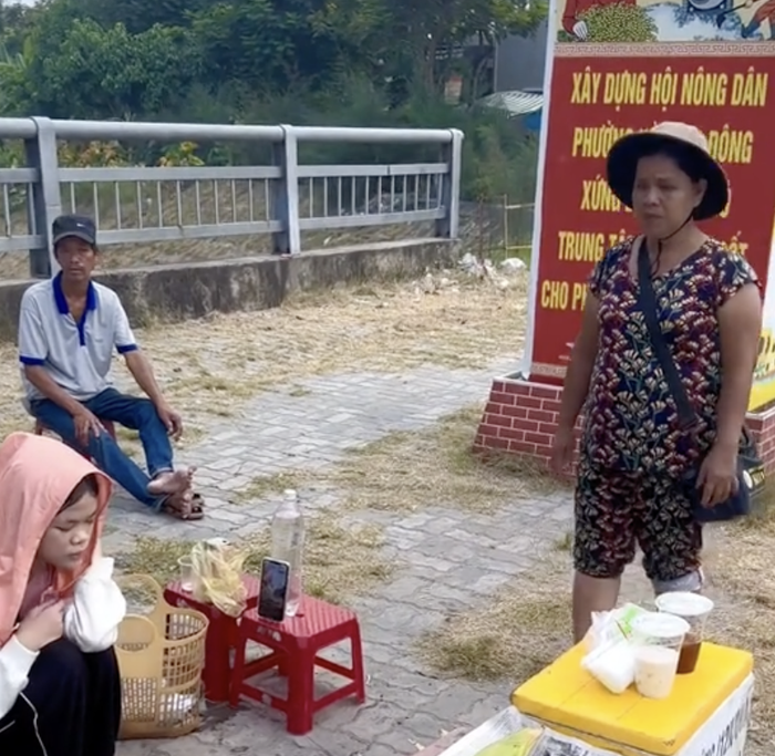 Tình cờ gặp Thanh Nga Bento đang bán bắp nướng, chàng trai tiết lộ câu chuyện xúc động phía sau Ảnh 4