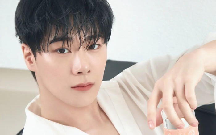 Người hâm mộ của Jonghyun để lại món quà đặc biệt tại đài tưởng niệm Moonbin Ảnh 2
