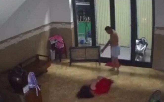 Người phụ nữ bị chồng đánh dã man đến bất tỉnh: 'Nếu hàng xóm không ngăn kịp thời, có lẽ tôi chết rồi' Ảnh 2