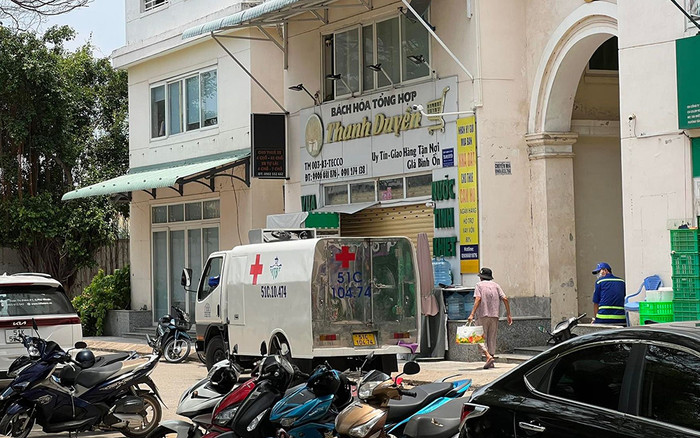 TP.HCM: Vợ tử vong trong căn hộ, chồng rơi từ tầng 15 chung cư nguy kịch Ảnh 2