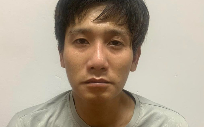 Đang đi đường, người phụ nữ ở Hà Nội bị gã đàn ông áp sát từ phía sau làm hành vi phạm tội Ảnh 2