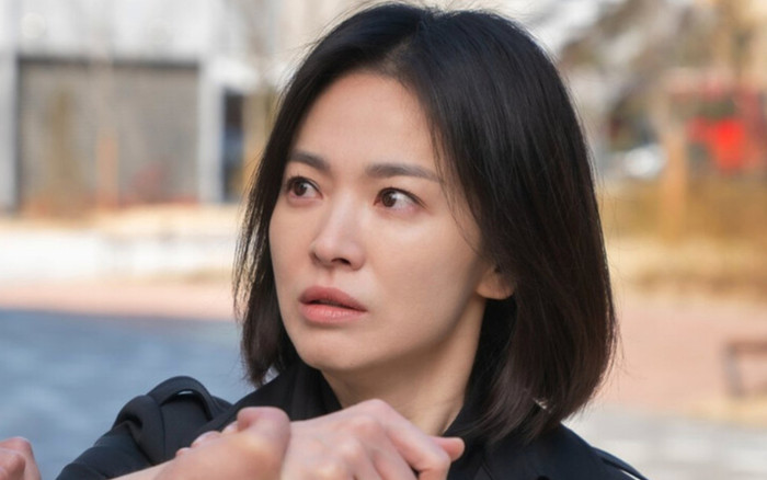 Thành công là thế, The Glory của Song Hye Kyo vẫn bị 'thất sủng' tại quê nhà, để siêu phẩm này qua mặt Ảnh 2