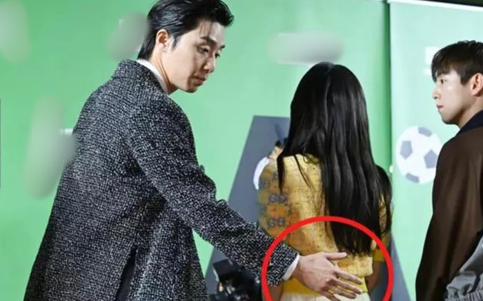 Park Seo Joon ghi điểm với khán giả bởi hành động tinh tế với IU Ảnh 2