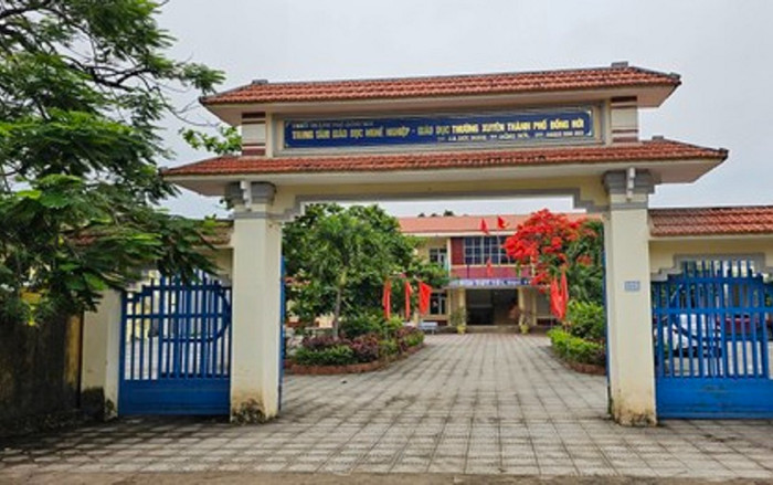 Thủ quỹ Trung tâm giáo dục nghề nghiệp bất ngờ bị đôi nam nữ xông vào hành hung tại phòng làm việc Ảnh 2