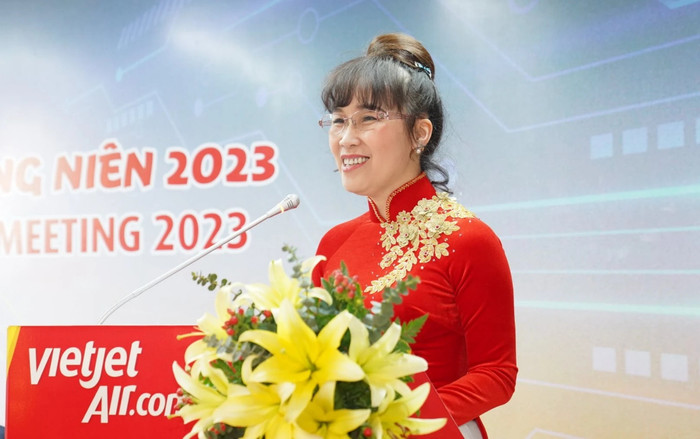 Tỷ phú Nguyễn Thị Phương Thảo lý giải vé máy bay Phú Quốc đắt: Chiều đi đầy người, chiều về chỉ có tôm Ảnh 2