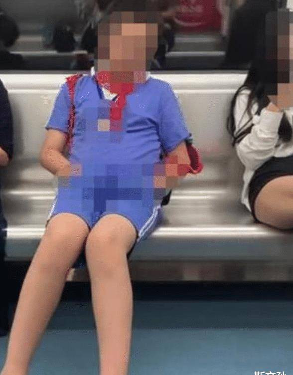  Dậy thì sớm khủng khiếp cỡ nào? Những dấu hiệu cảnh báo cần đưa con đi khám Ảnh 1