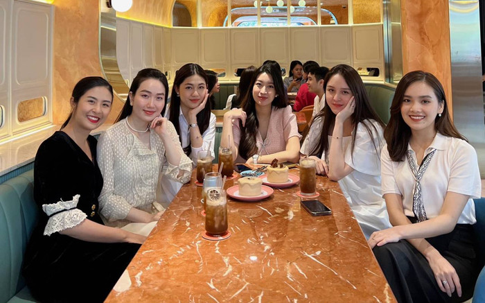 Dàn mỹ nhân Hà thành đọ sắc chung một khung hình, Đỗ Mỹ Linh và 1 nàng hậu vướng nghi vấn bầu bí Ảnh 2