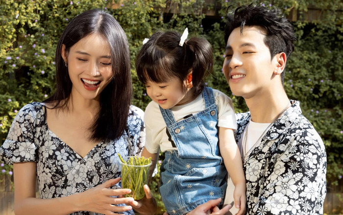 Trương Mỹ Nhân 'đánh dấu chủ quyền' với bạn trai hậu ồn ào của Phí Ngọc Hưng cùng gái lạ Ảnh 2