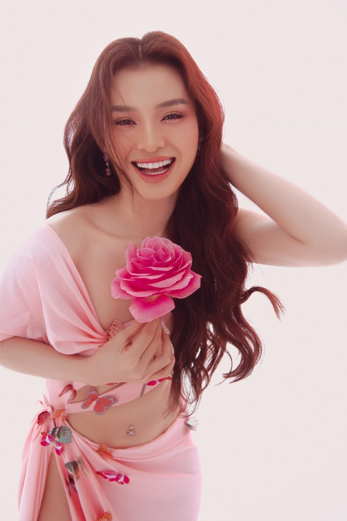  Sao Việt sau khi mang thai: Người 'lui cung' chăm lo gia đình, người vẫn tất bật 'chạy show' Ảnh 7