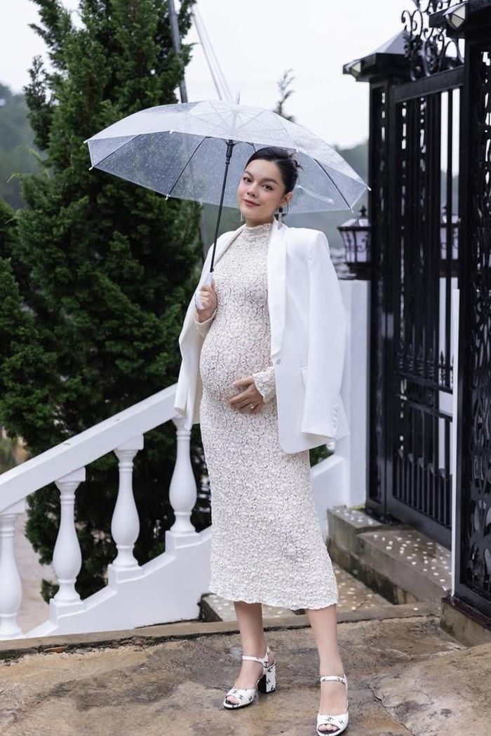  Sao Việt sau khi mang thai: Người 'lui cung' chăm lo gia đình, người vẫn tất bật 'chạy show' Ảnh 11