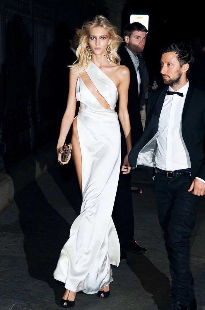  Những bộ cánh từ 10 năm trước trên thảm đỏ Met Gala, chọn đại một bộ đến nay vẫn cực mốt! Ảnh 13