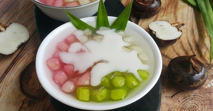 Món chè củ năng hạt sen thơm mát