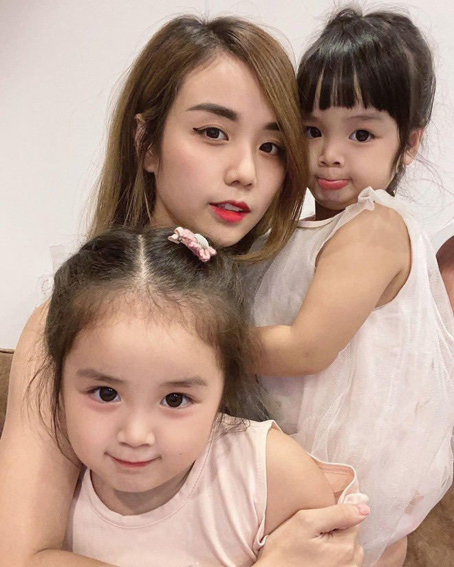 Cindy Lư và hai cô công chúa nhỏ xinh xắn, đáng yêu.