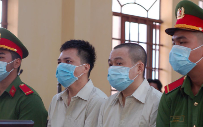 Diễn viên Hữu Tín thái độ bình tĩnh tại tòa, khai nhận sử dụng ma tuý là do tò mò Ảnh 2