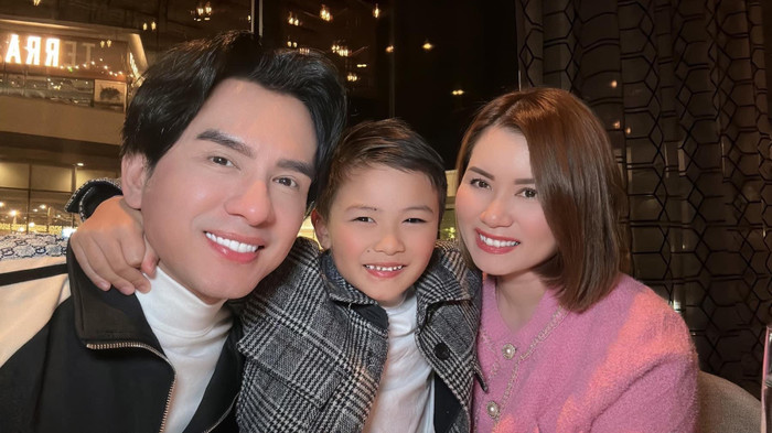 Kể từ khi công bố ly hôn đến nay, Đan Trường và vợ cũ vẫn thường xuyên hội ngộ nhau trong những lần đưa con trai đi chơi.