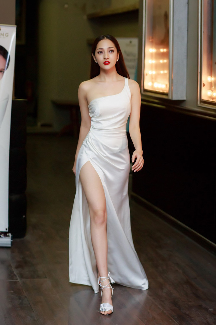  Sao Việt trong 'cơn khủng hoảng' trầm cảm: Người hành hạ bản thân, người tự cô lập và ngại giao tiếp Ảnh 8