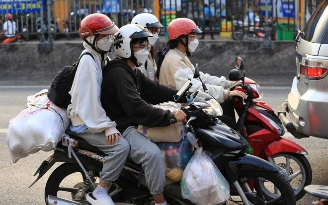 Trước 'giờ G' nghỉ lễ 5 ngày dịp 30/4: Xin phép về sớm né tắc đường ai dè 'vỡ mộng' Ảnh 2