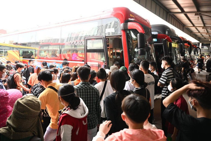 Tình trạng đông đúc ngay trước ngày nghỉ lễ 